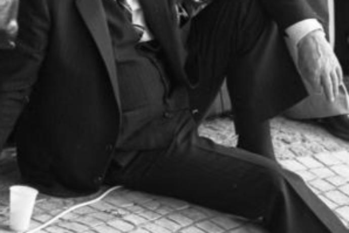 Der Bundeskanzler und stellvertretende Parteivorsitzende Schmidt beim SPD-Parteitag im April 1982 in München