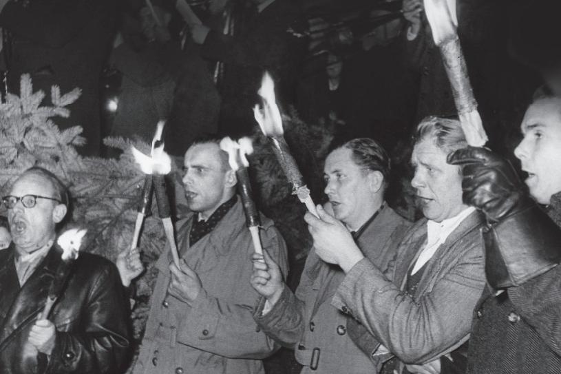 die-kriegsverbrecherlobby_9783518428405_cover